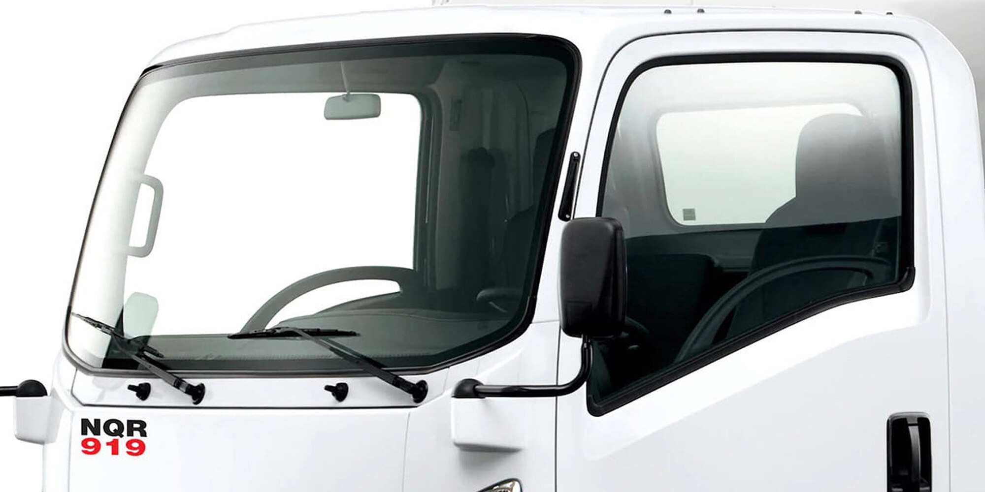 Camión nqr 919 cabina